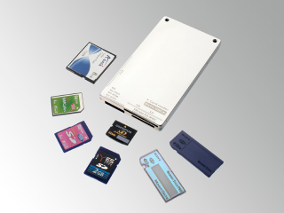 Illustration for article titled Brando 3-in-1 Data Dock Saves Case Space With Multi-Use Trays